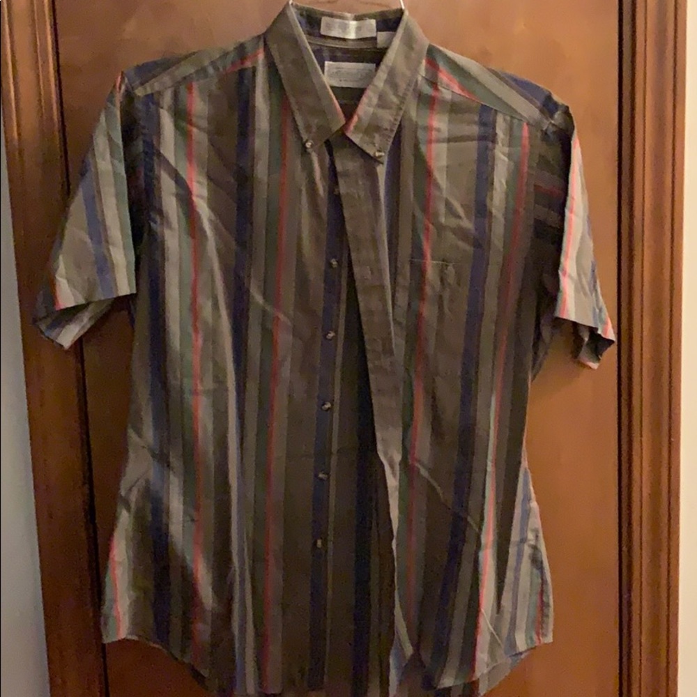 Men’s Weekends in California fitted shirt.